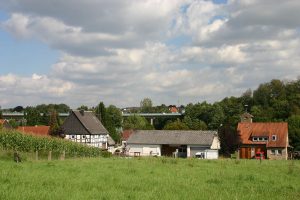 Voßheide: Kluckhof mit der Talbrücke!